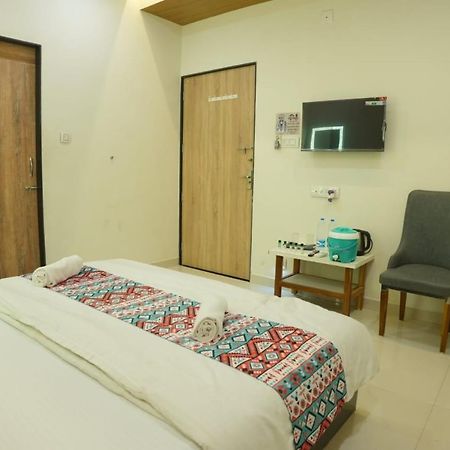 Hotel Ayodhya Virpur المظهر الخارجي الصورة