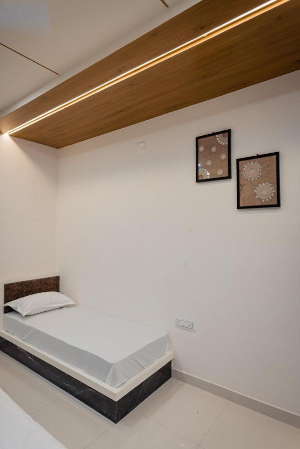 Hotel Ayodhya Virpur المظهر الخارجي الصورة