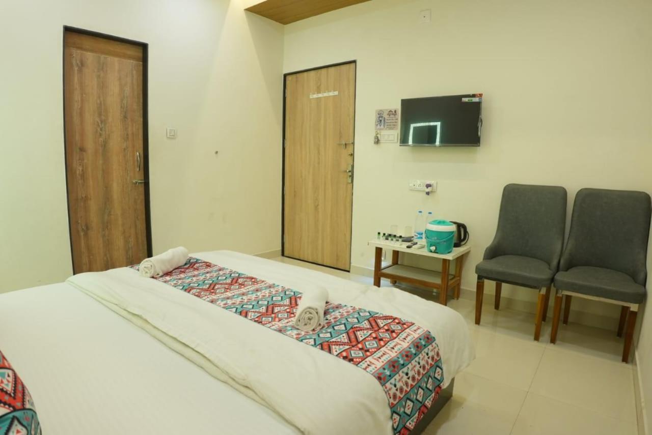 Hotel Ayodhya Virpur المظهر الخارجي الصورة