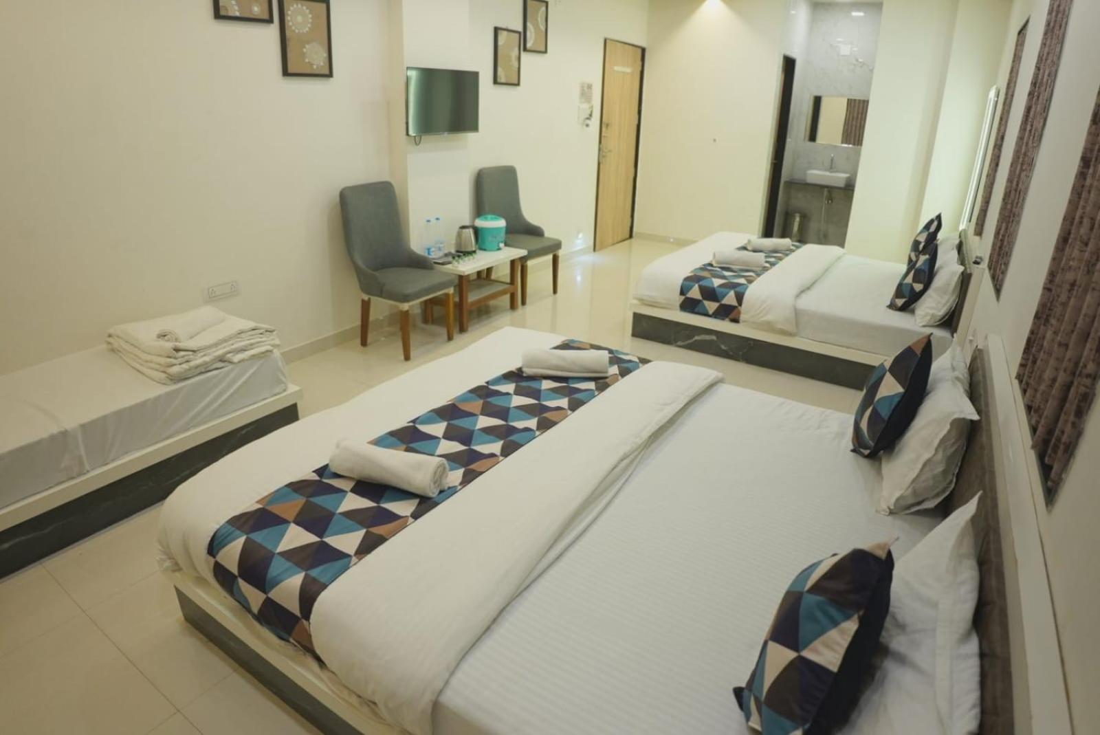 Hotel Ayodhya Virpur المظهر الخارجي الصورة